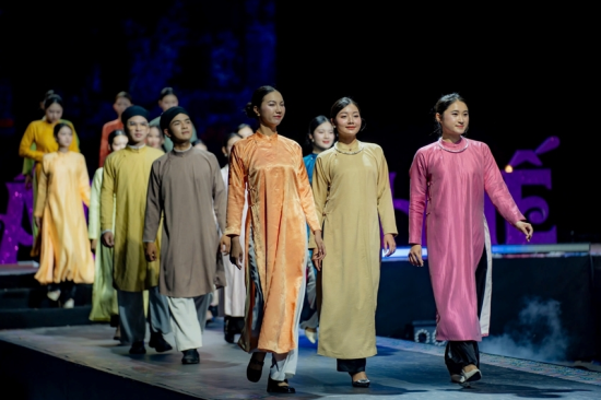Art performances captivated the audience throughout the show